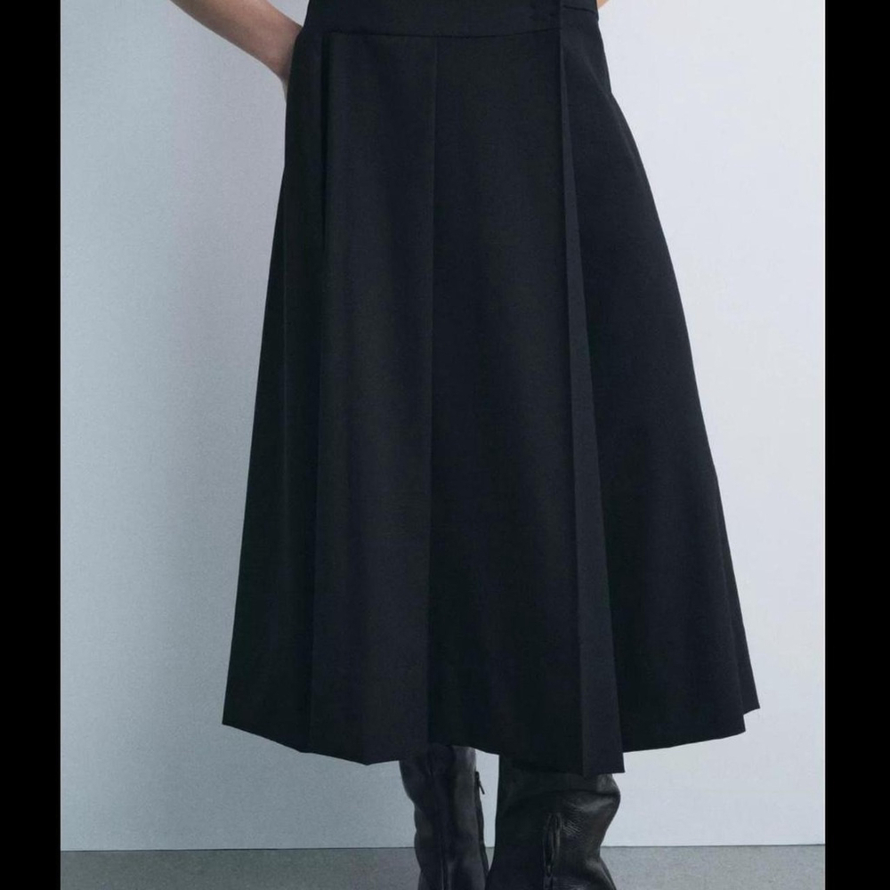 skirts - Picture 3 of 8